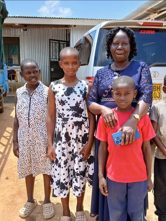 Heute gibt’s Neuigkeiten von Anisha, Sharon & Allan!