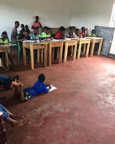 Homeschooling fand während des langen Lockdowns auch für Kinder des Dorfes statt.