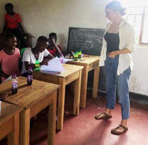 Die Kinder und Jugendlichen waren begeistert, von Lea zu lernen.