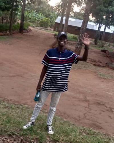 Luke hat auch eine Ausbildung zum Informatiker begonnen. Diese gefällt ihm sehr gut!